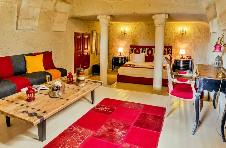 Hezen Cave Hotel kaya oyma oda iç tasarım Ortahisar Kapadokya